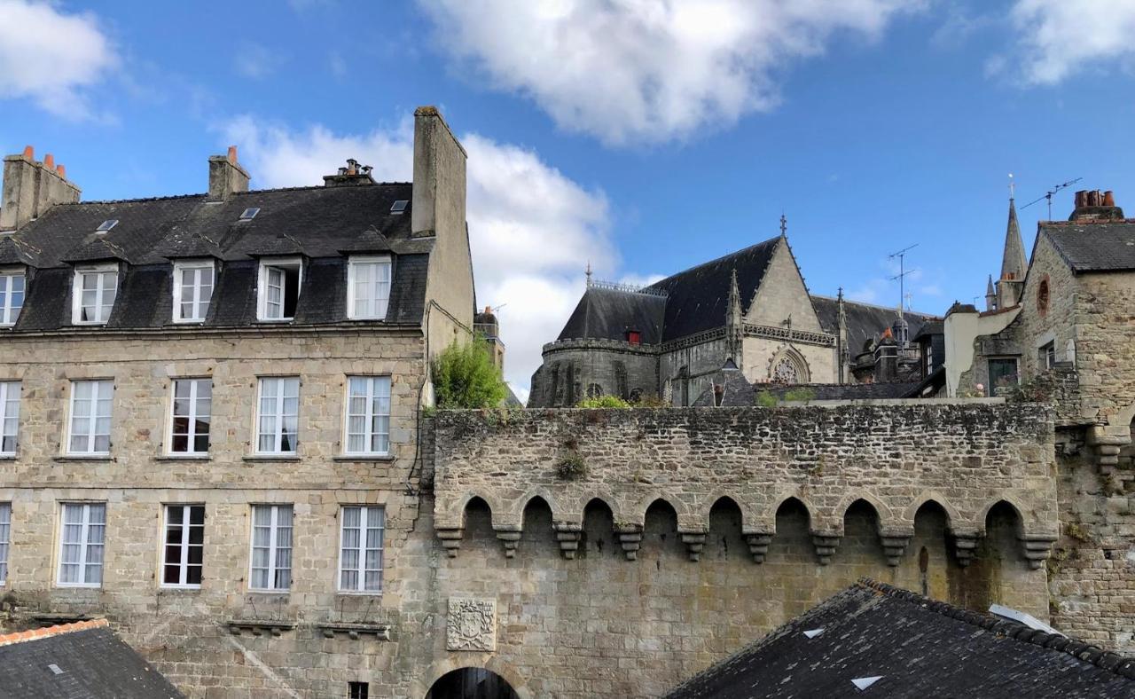 Au Coeur De Vannes - Vue Sur Les Remparts - 2 Ch Buitenkant foto